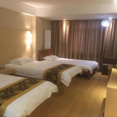 サンク イン プラス ホテル チンタオ デベロップメント ゾーン シャンドン ユニバーシティ オブ サイエンス アンド テクノロジー Qianwan エクステリア 写真